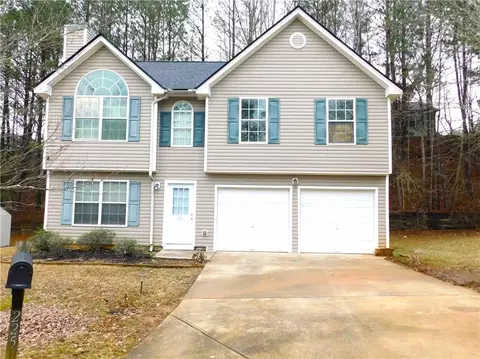 225 Laura Cir, Atlanta, GA 30349