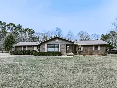 257 Iracille Ln NE, Calhoun, GA 30701