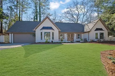 2552 Hollycreek Dr NE, Marietta, GA 30062