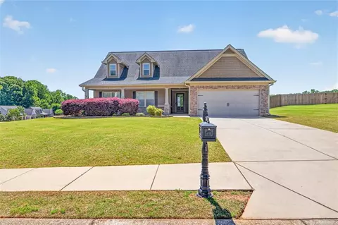 690 Lake Vista Dr, Jefferson, GA 30549