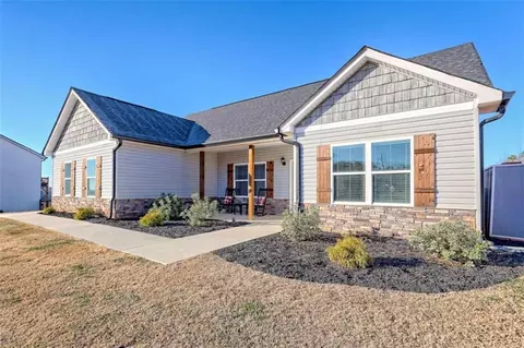 995 Dortch Rd, Eastanollee, GA 30538