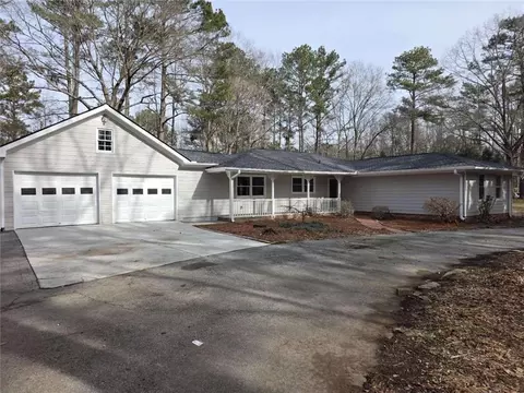 940 Pineview Rd, Covington, GA 30014
