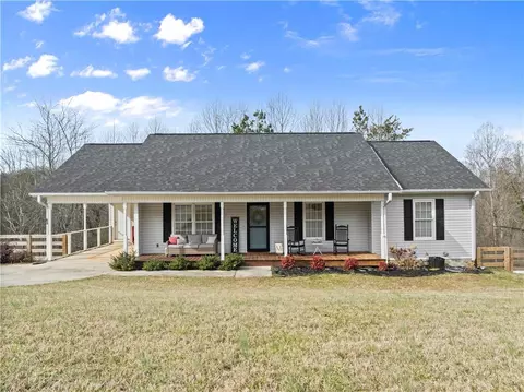82 Clint St, Cleveland, GA 30528