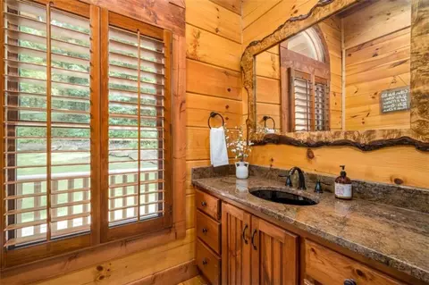Bath - 31 High Cliff Rd, Jasper, GA 30143 photo 6 of 6