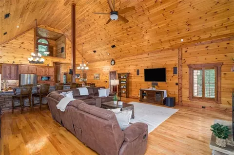 Living - 31 High Cliff Rd, Jasper, GA 30143 photo 1 of 2