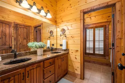 Bath - 31 High Cliff Rd, Jasper, GA 30143 photo 4 of 6