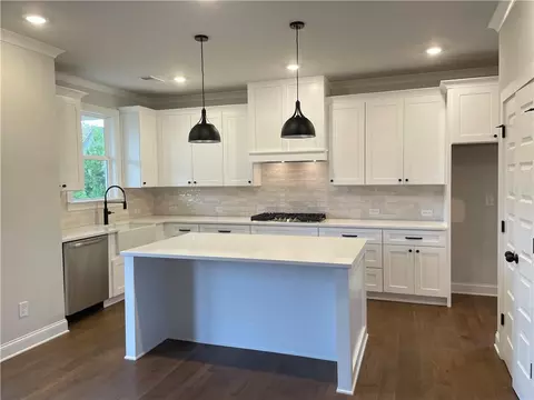 1748 Brown Cir, Marietta, GA 30066