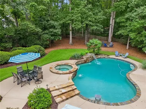 86 Grand Ave, Suwanee, GA 30024