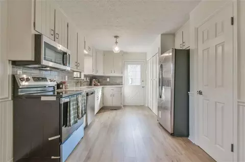 Kitchen - 3874 Pine Needle Dr, Duluth, GA 30096 photo 1 of 4