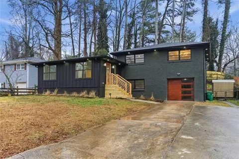 2537 Fontaine Cir, Decatur, GA 30032