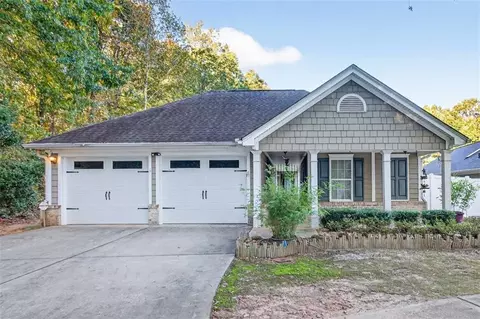 164 Cottage Club Dr, Locust Grove, GA 30248