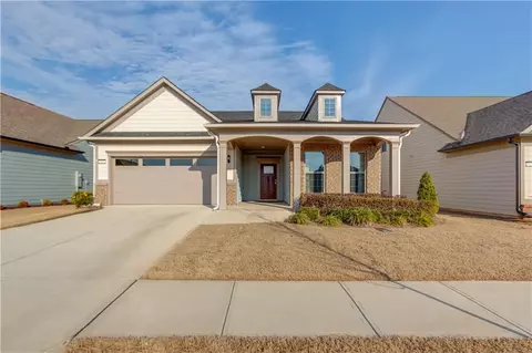 5031 Adler Ct, Hoschton, GA 30548
