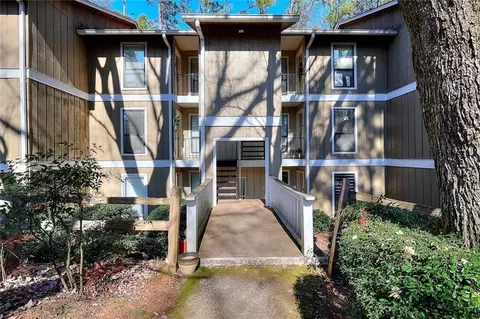 5137 Roswell Rd #6, Sandy Springs, GA 30342