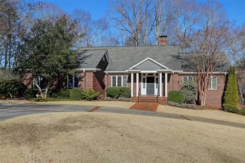 31 Willows Ct, Cleveland, GA 30528