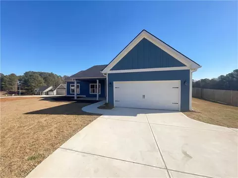 104 Charlie Fuller Rd, Grantville, GA 30220