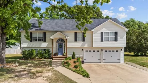 106 Windmill Dr SE, Silver Creek, GA 30173