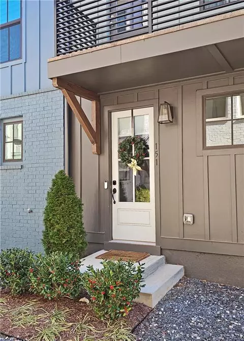 151 Chestnut Cir, Atlanta, GA 30342