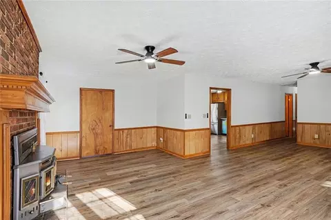Living - 355 Heaton Rd, Covington, GA 30016 photo 3 of 4