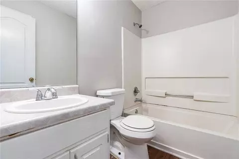 Bath - 10959 Thrasher Rd, Hampton, GA 30228 photo 3 of 3
