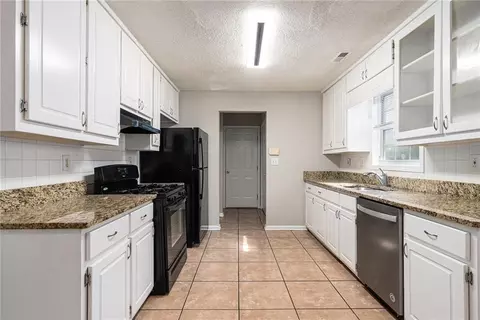 Kitchen - 10959 Thrasher Rd, Hampton, GA 30228 photo 1 of 3