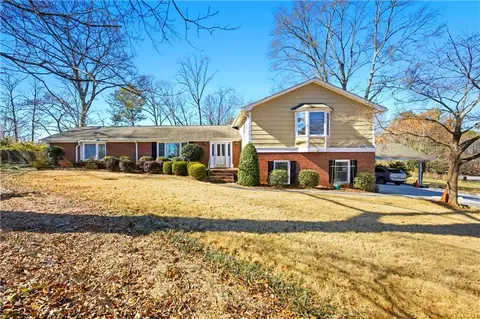 297 Allen Ct SW, Lilburn, GA 30047