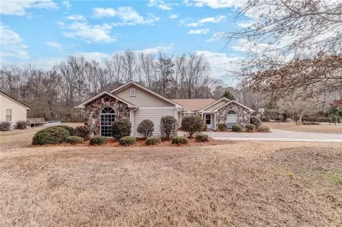 204 Blue Holly Dr NE, Calhoun, GA 30701