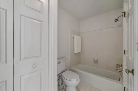 Bath - 195 Jupiter Hills Pt, Duluth, GA 30097 photo 3 of 10