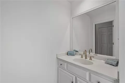 Bath - 195 Jupiter Hills Pt, Duluth, GA 30097 photo 4 of 10