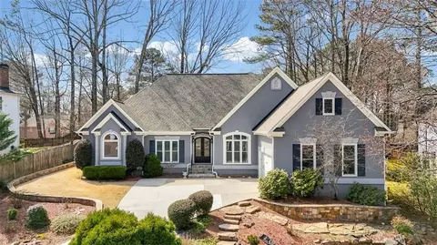5619 Forkwood Dr NW, Acworth, GA 30101
