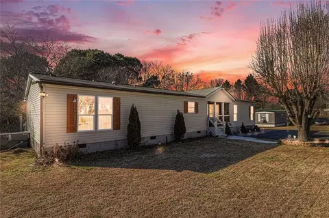 1132 NW Hall Memorial Rd NW, Resaca, GA 30735