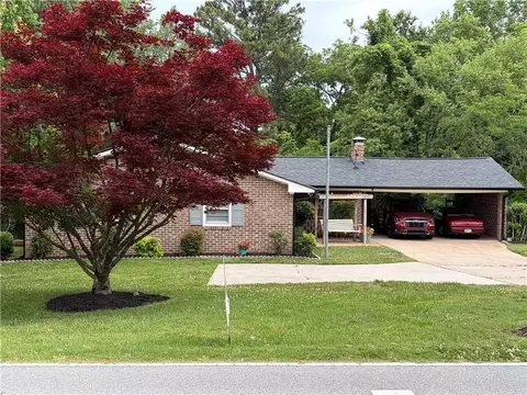 344 Holly Dr, Gainesville, GA 30501