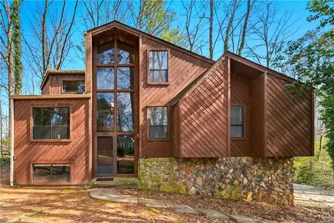 2527 Kingsley Dr NE, Marietta, GA 30062