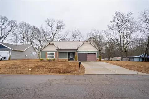 72 S Main St, Maysville, GA 30558