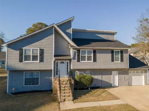 2975 Sandy Cir, Riverdale, GA 30296