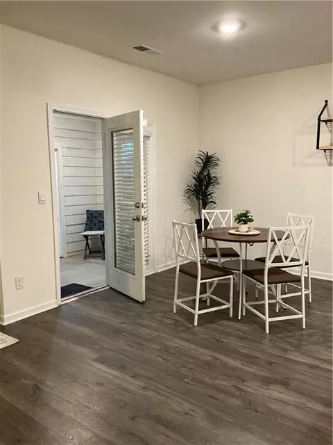 Dining - 2237 Pelham Pass, Dacula, GA 30019 photo 3 of 3