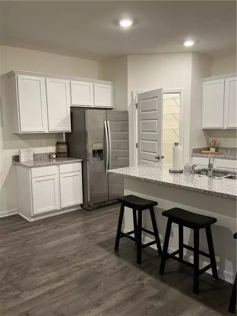 Kitchen - 2237 Pelham Pass, Dacula, GA 30019 photo 2 of 4