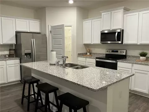 Kitchen - 2237 Pelham Pass, Dacula, GA 30019 photo 3 of 4
