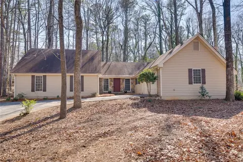 1100 Willow Bnd, Roswell, GA 30075
