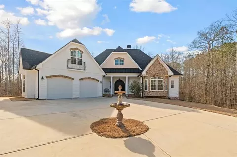 656 Paynes Lake Rd, Carrollton, GA 30116