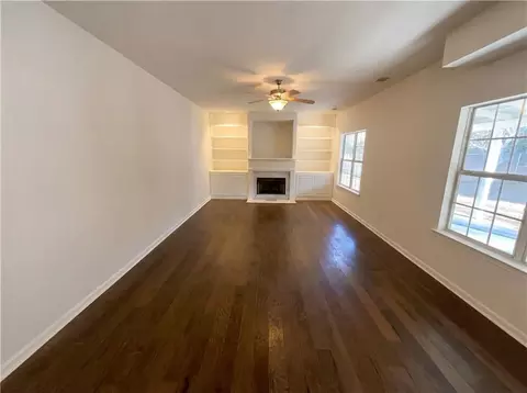 Living - 130 Glenwood Ct, Hampton, GA 30228 photo 1 of 3