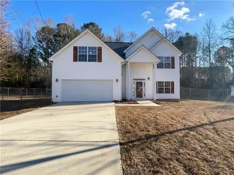 130 Glenwood Ct, Hampton, GA 30228