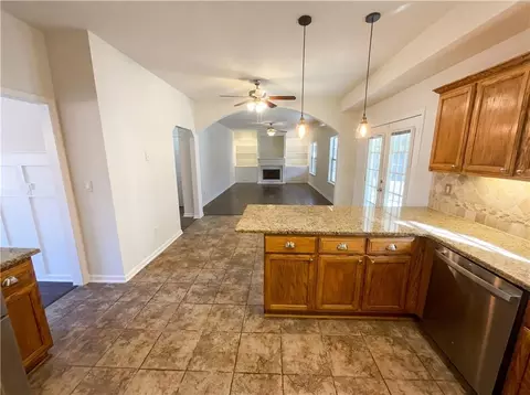 Living - 130 Glenwood Ct, Hampton, GA 30228 photo 3 of 3