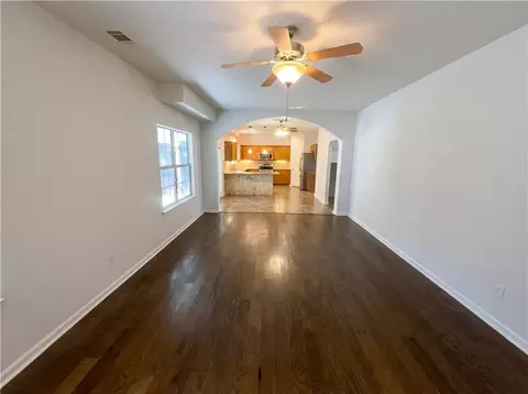 Living - 130 Glenwood Ct, Hampton, GA 30228 photo 2 of 3