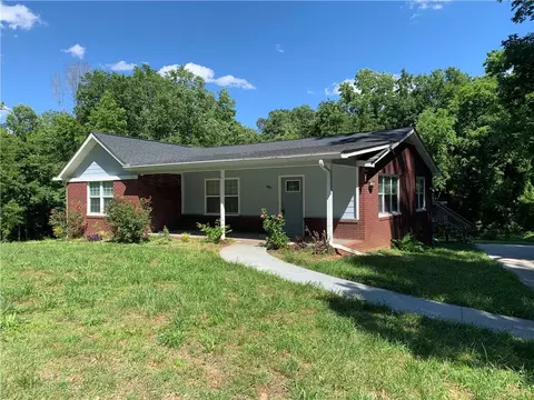 2467 Shady Grove Rd, Carrollton, GA 30116