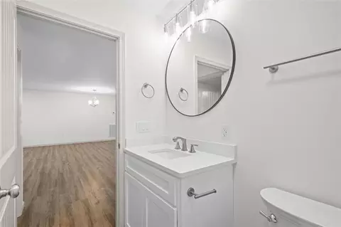 Bath - 509 Plainview Dr NW, Dalton, GA 30721 photo 6 of 6