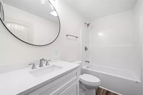 Bath - 509 Plainview Dr NW, Dalton, GA 30721 photo 5 of 6