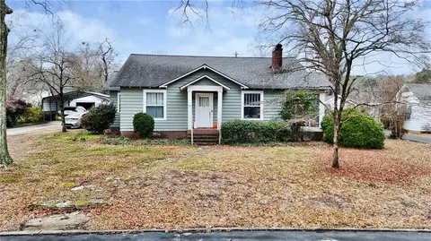 140 1st St, Rome, GA 30161