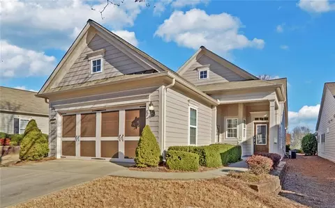 6355 Scenic View Dr, Hoschton, GA 30548