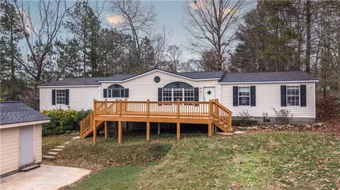 28 Dogwood Ln NW, Cartersville, GA 30121