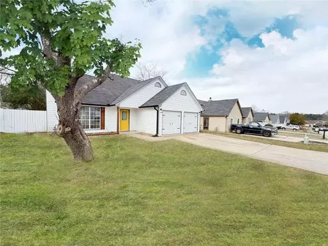 5953 Farmbrook Ln, Rex, GA 30273
